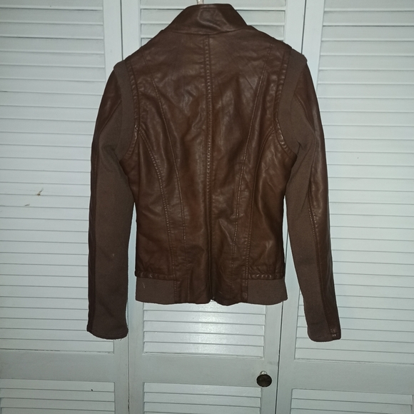 Women's Leather Jacket - Picture 2 of 3